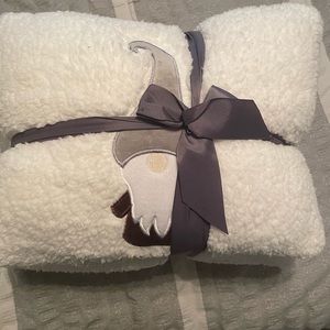 Gnome pillow and white blanket. Set